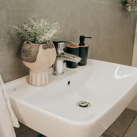 Sophia's Coastal Retreat بيت للعطل