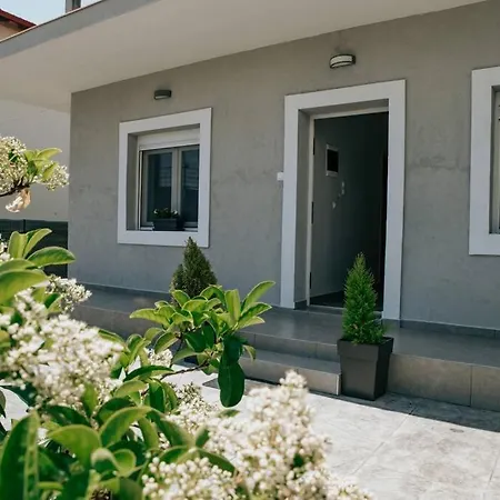 Sophia's Coastal Retreat