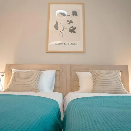 Sophia's Coastal Retreat Holiday home