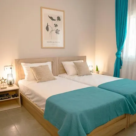 Sophia's Coastal Retreat