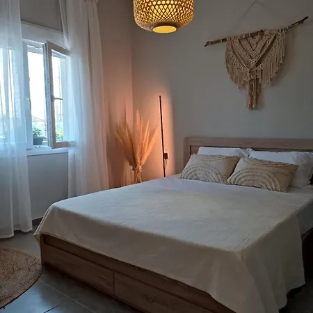 Sophia's Coastal Retreat